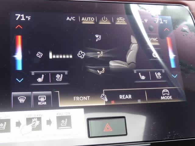 Thumbnail: 2026 INFINITI QX80 - 28