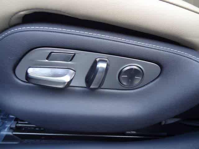 Thumbnail: 2025 Lexus LS - 8