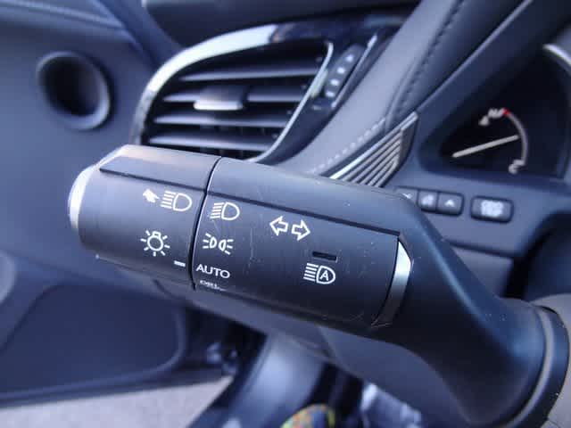 Thumbnail: 2022 Lexus LS - 30