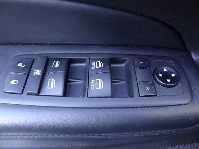 Thumbnail: 2021 Jeep Grand Cherokee - 18