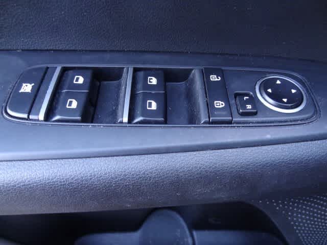 Thumbnail: 2023 Kia Forte - 12