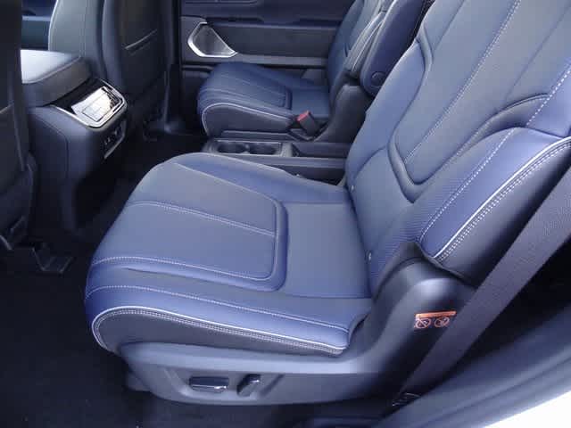 Thumbnail: 2026 INFINITI QX80 - 9