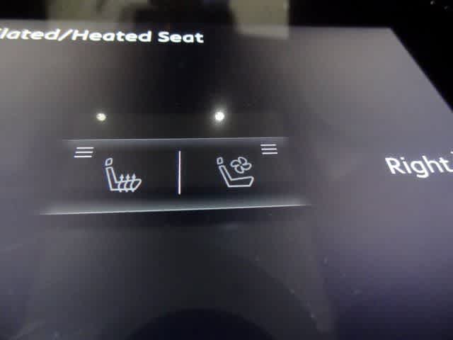 Thumbnail: 2026 INFINITI QX80 - 15