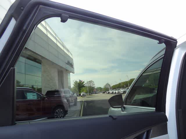 Thumbnail: 2026 INFINITI QX60 - 10