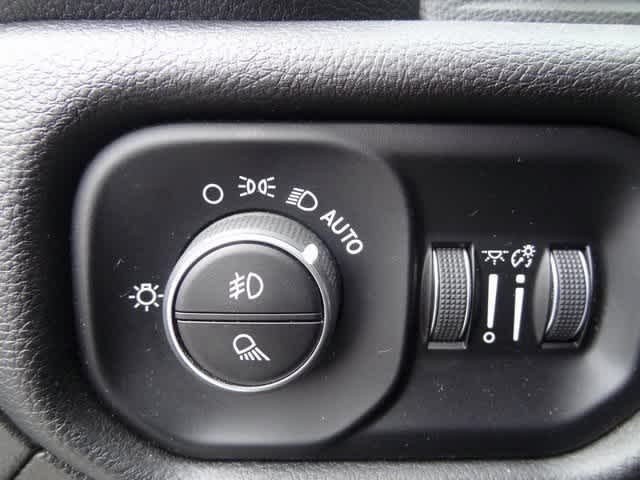 Thumbnail: 2025 RAM 1500 - 11