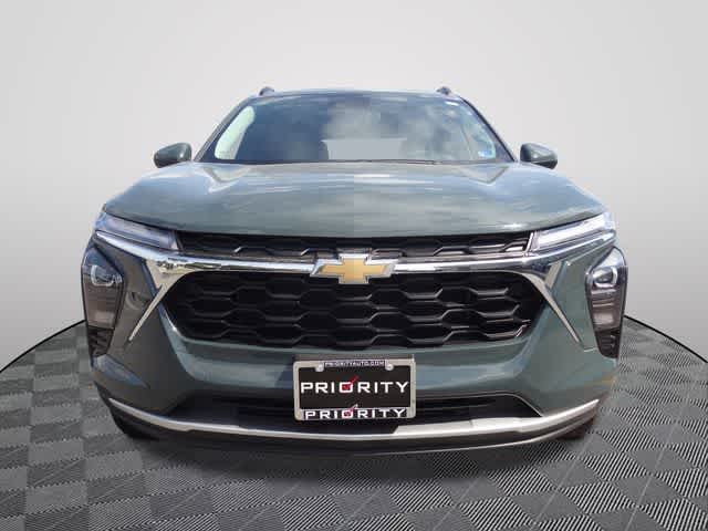 Thumbnail: 2025 Chevrolet Trax - 5