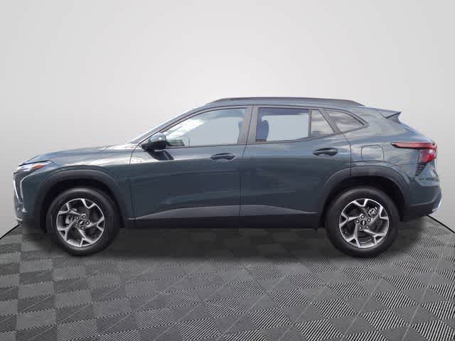 Thumbnail: 2025 Chevrolet Trax - 2