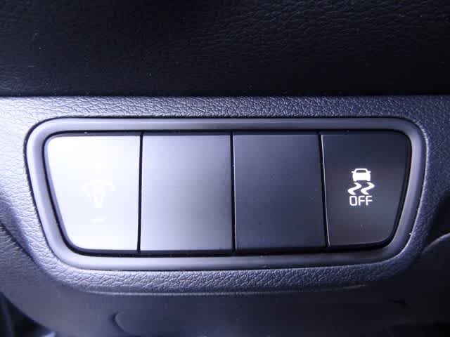 Thumbnail: 2022 Kia Forte - 15