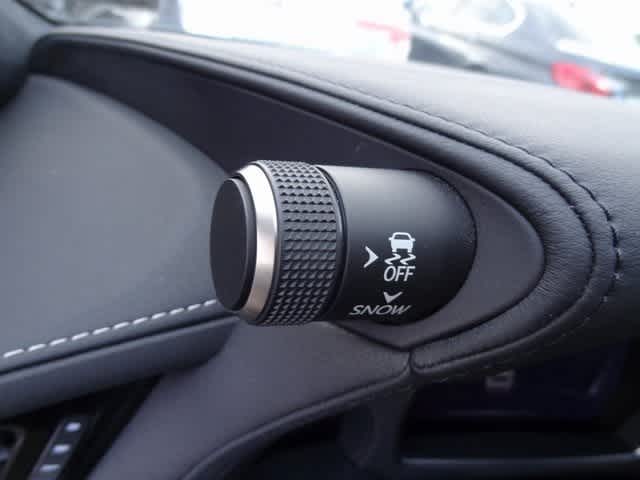 Thumbnail: 2022 Lexus LS - 16