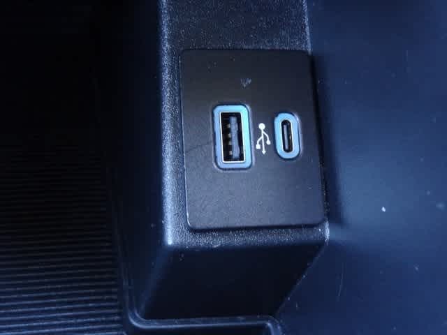 Thumbnail: 2022 Ford Edge - 34