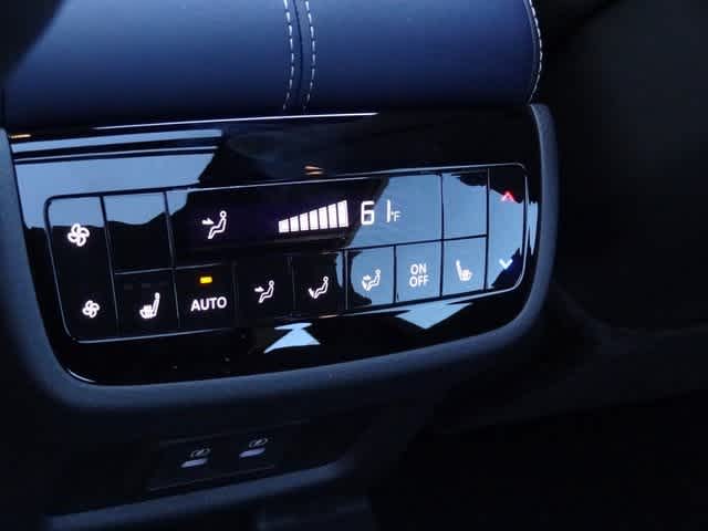 Thumbnail: 2026 INFINITI QX60 - 10