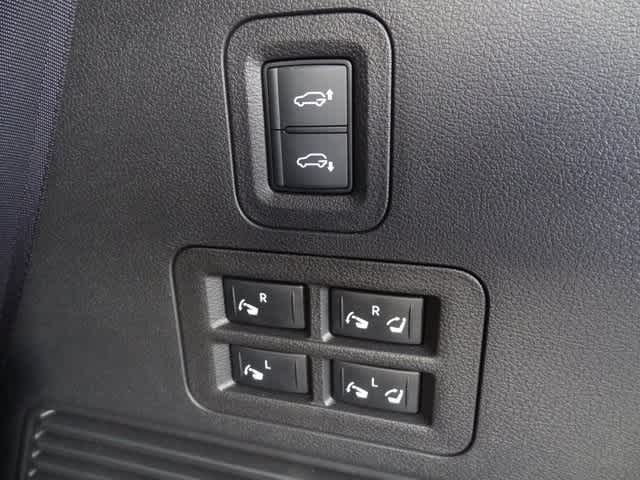 Thumbnail: 2025 INFINITI QX80 - 12