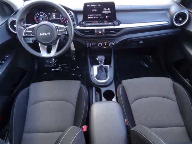 Thumbnail: 2022 Kia Forte - 10