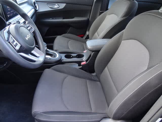 Thumbnail: 2023 Kia Forte - 6
