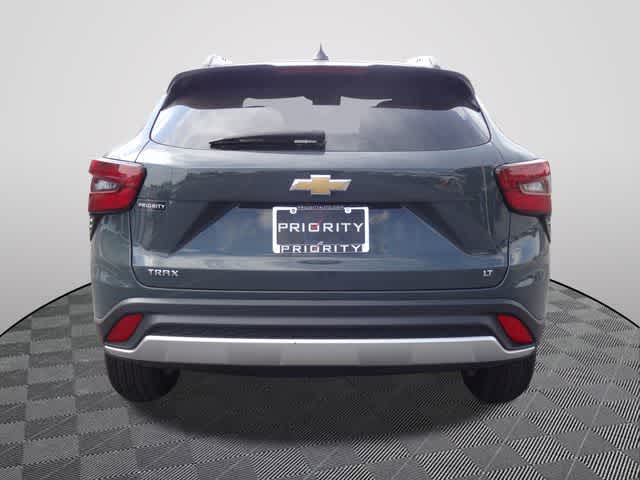 Thumbnail: 2025 Chevrolet Trax - 3