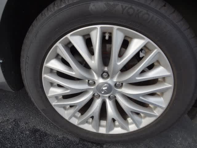Thumbnail: 2016 INFINITI Q70 - 18