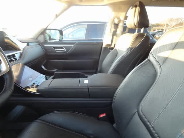 Thumbnail: 2025 INFINITI QX80 - 10