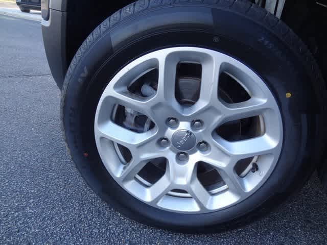 Thumbnail: 2018 Jeep Renegade - 31