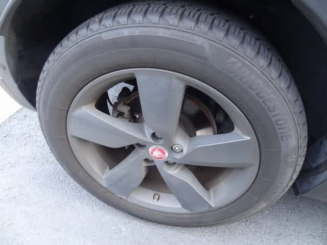 Thumbnail: 2018 Jaguar E-Pace - 12