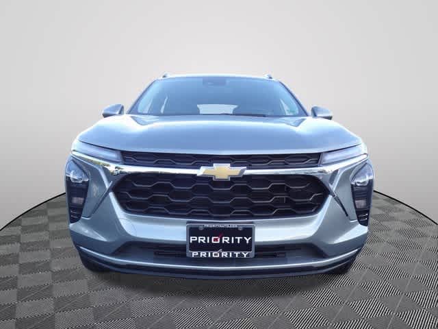 Thumbnail: 2024 Chevrolet Trax - 4
