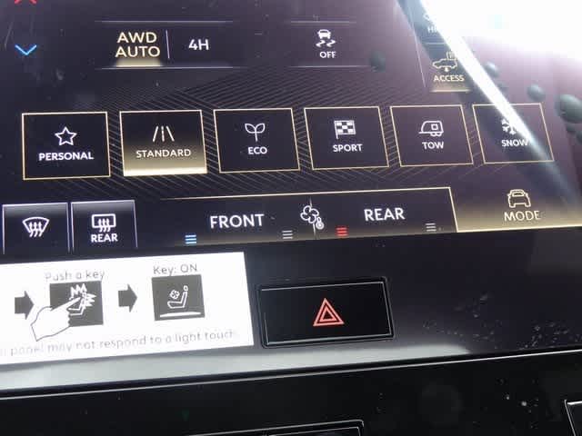 Thumbnail: 2026 INFINITI QX80 - 32