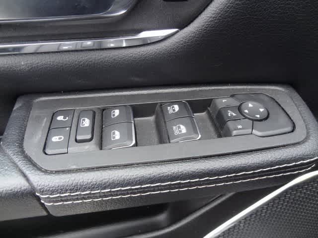 Thumbnail: 2025 RAM 1500 - 9