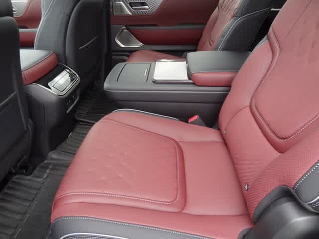 Thumbnail: 2026 INFINITI QX80 - 8