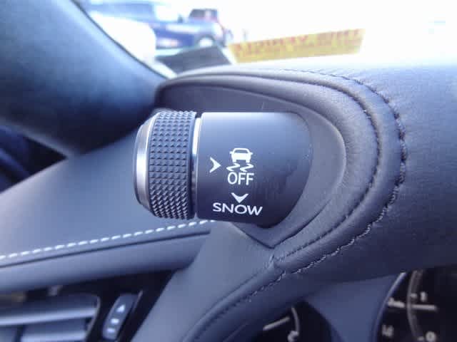 Thumbnail: 2022 Lexus LS - 32