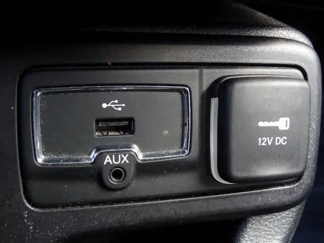 Thumbnail: 2018 Jeep Renegade - 27