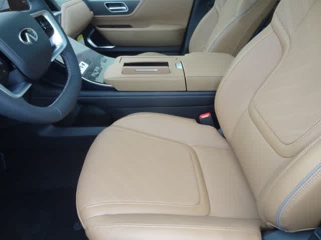 2025 INFINITI QX80 Luxe 8