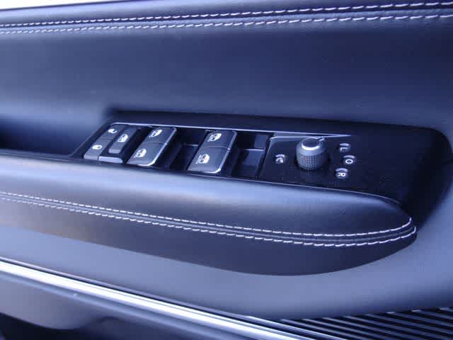 Thumbnail: 2024 Jeep Grand Wagoneer L - 25