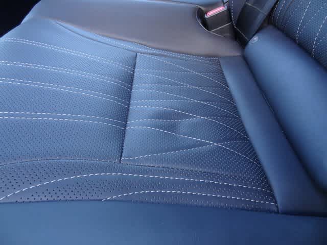 Thumbnail: 2022 Lexus LS - 13