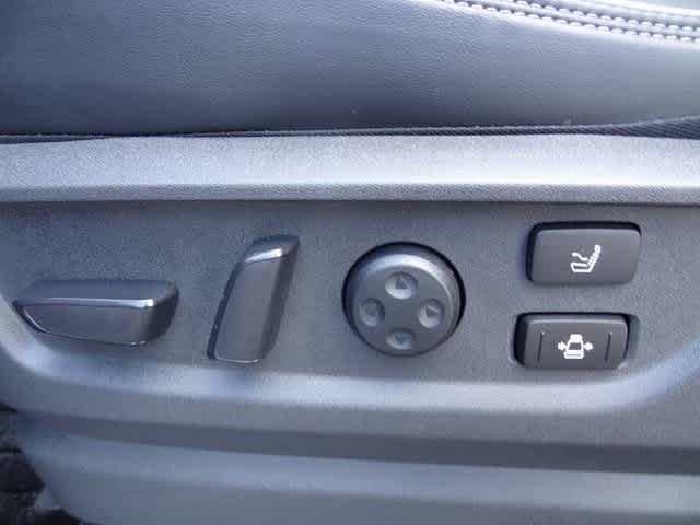 Thumbnail: 2026 INFINITI QX80 - 7