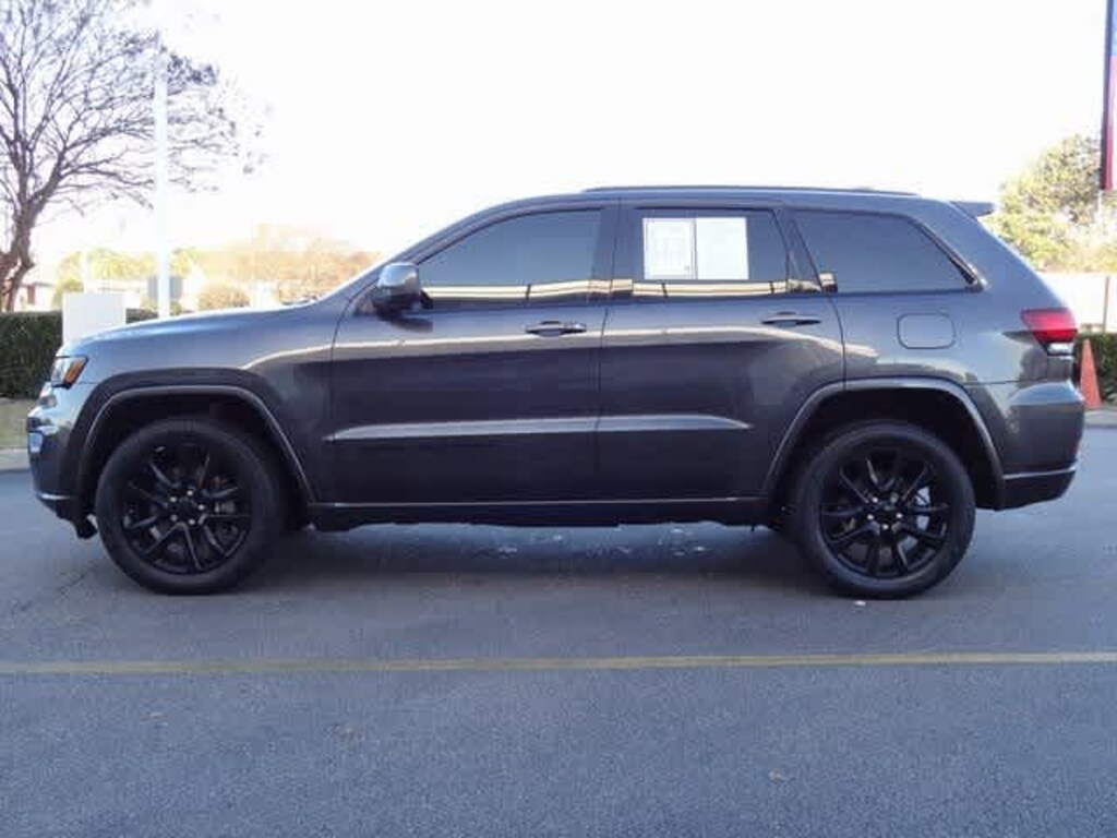 Used 2021 Jeep Grand Cherokee Laredo SUV