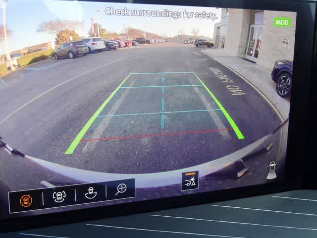 Thumbnail: 2026 INFINITI QX80 - 32