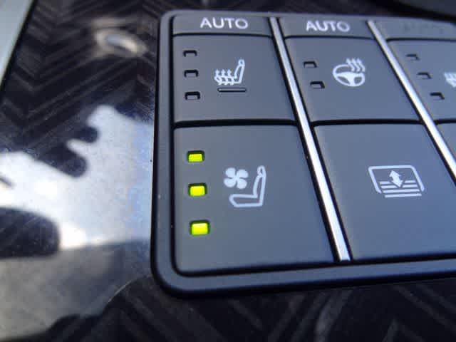 Thumbnail: 2025 Lexus LS - 45