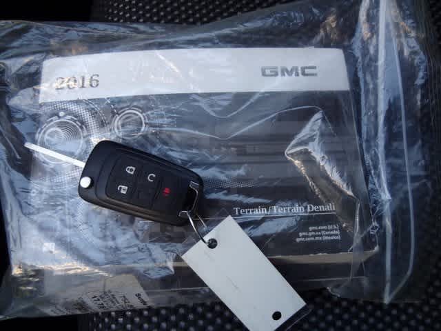 Thumbnail: 2016 GMC Terrain - 28