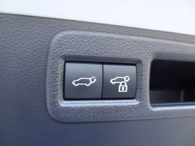 Thumbnail: 2023 Toyota Venza - 11