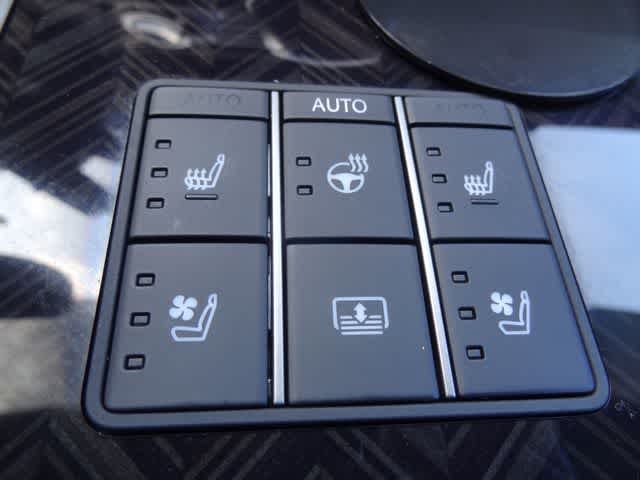 Thumbnail: 2025 Lexus LS - 44