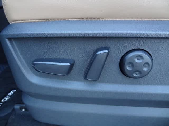 Thumbnail: 2026 INFINITI QX80 - 8