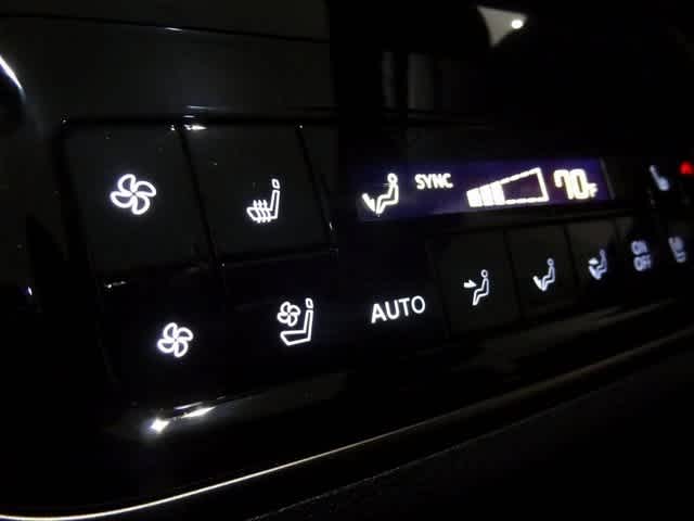 Thumbnail: 2026 INFINITI QX80 - 18