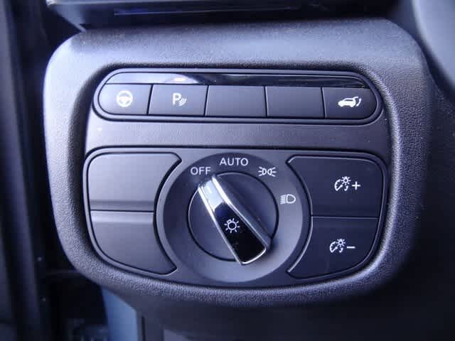 Thumbnail: 2025 INFINITI QX50 - 16