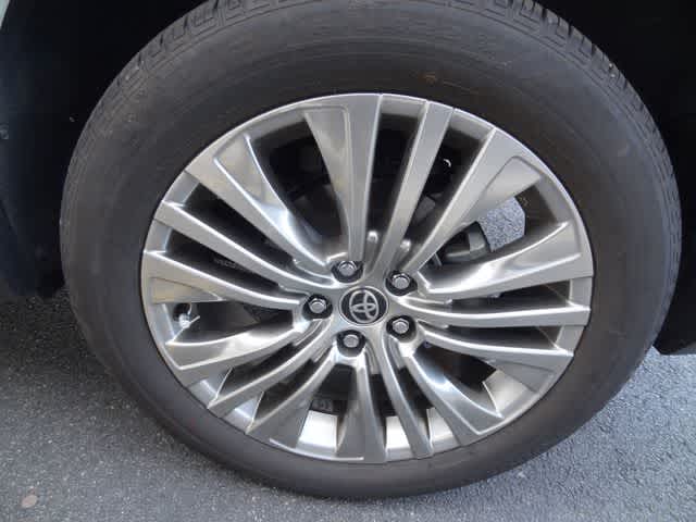 Thumbnail: 2023 Toyota Venza - 39