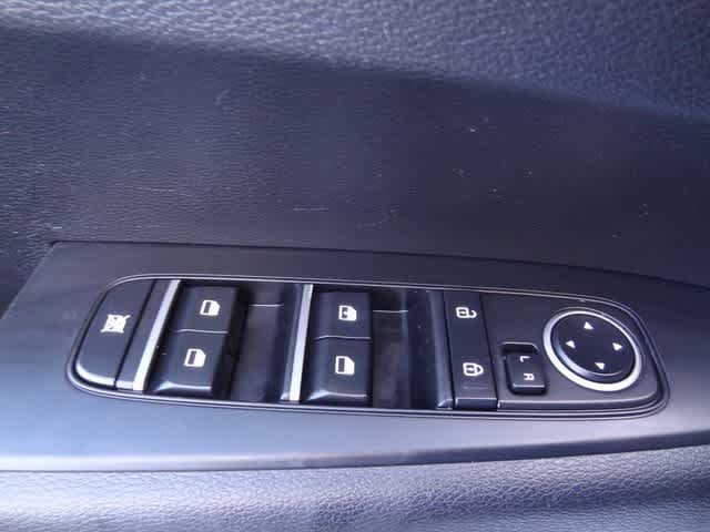 Thumbnail: 2023 Kia Forte - 14