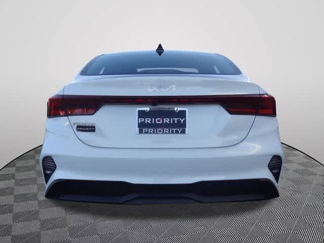Thumbnail: 2023 Kia Forte - 3