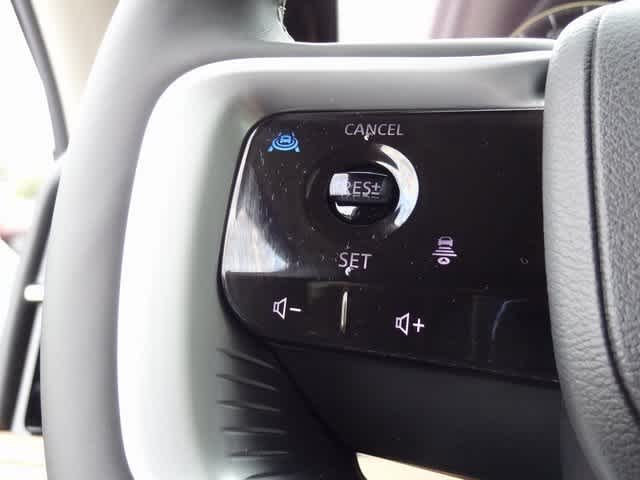 2025 INFINITI QX80 Luxe 17