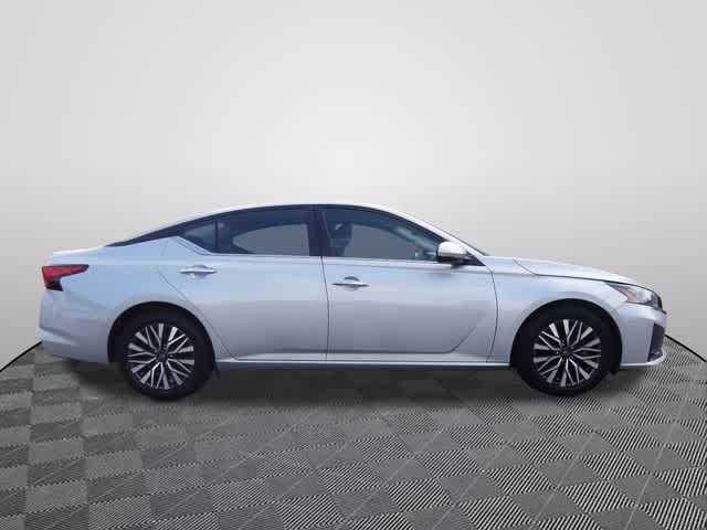 Thumbnail: 2023 Nissan Altima - 4