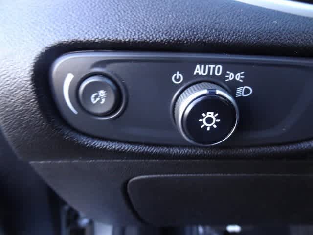 Thumbnail: 2023 Chevrolet Malibu - 16