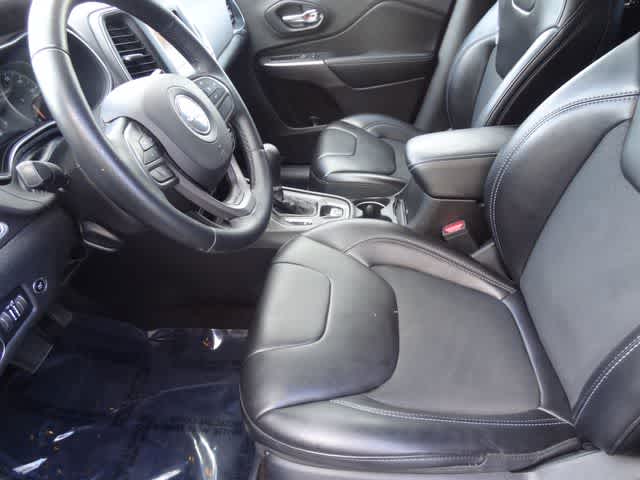 Thumbnail: 2019 Jeep Cherokee - 6