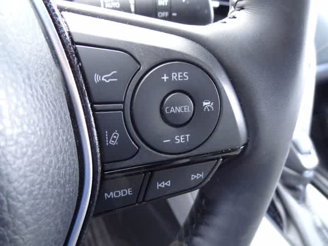 Thumbnail: 2023 Toyota Venza - 20